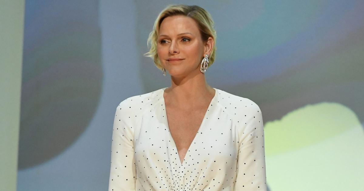 Dans une robe blanche Elie Saab, Charlene de Monaco inspire les futures mariées le temps d’une partie de golf