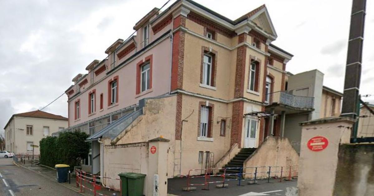 Un pied de sanglier dÃ©couvert devant une mosquÃ©e prÃ¨s de Saint-Ã‰tienne