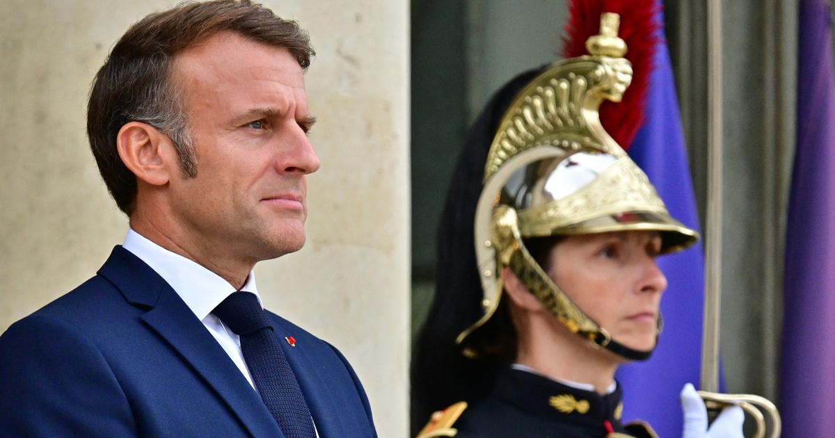 Emmanuel Macron en retrait, une bonne chose ? “Il ne faut pas repartir droit devant, chemise ouverte”
