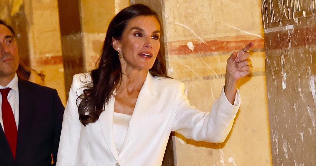 Mariage civil en vue ? Letizia d’Espagne nous inspire un look chic dans son tailleur blanc Mango à petit prix