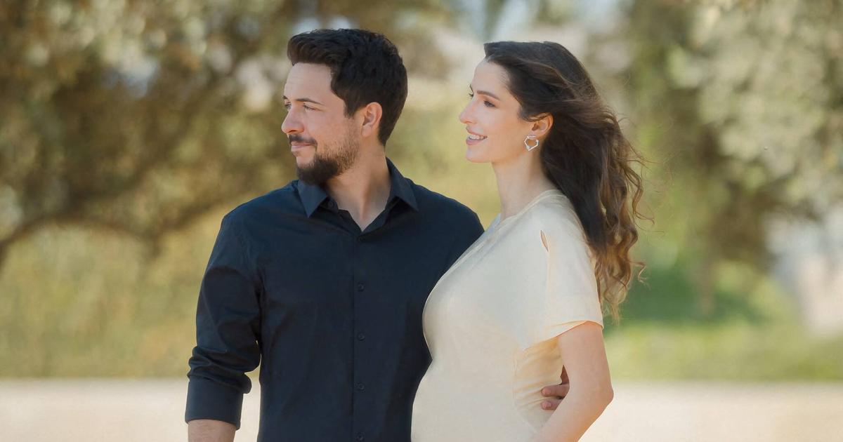Dans un ensemble Alexander McQueen, Rajwa de Jordanie fait sensation à Washington aux côtés de son mari, le prince Hussein
