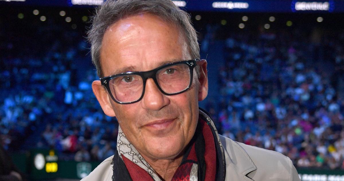 Julien Courbet hospitalisé, il poste une photo depuis son lit : “Prêt à passer sur le billard !”
