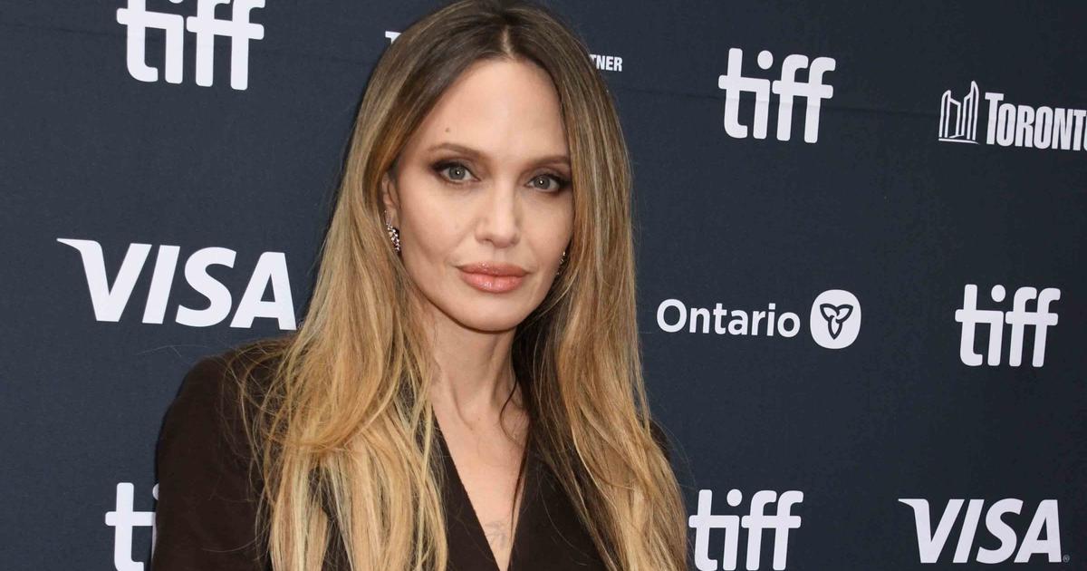 Angelina Jolie : piercing et cheveux blond platine, sa fille Shiloh arbore un look (d)étonnant !