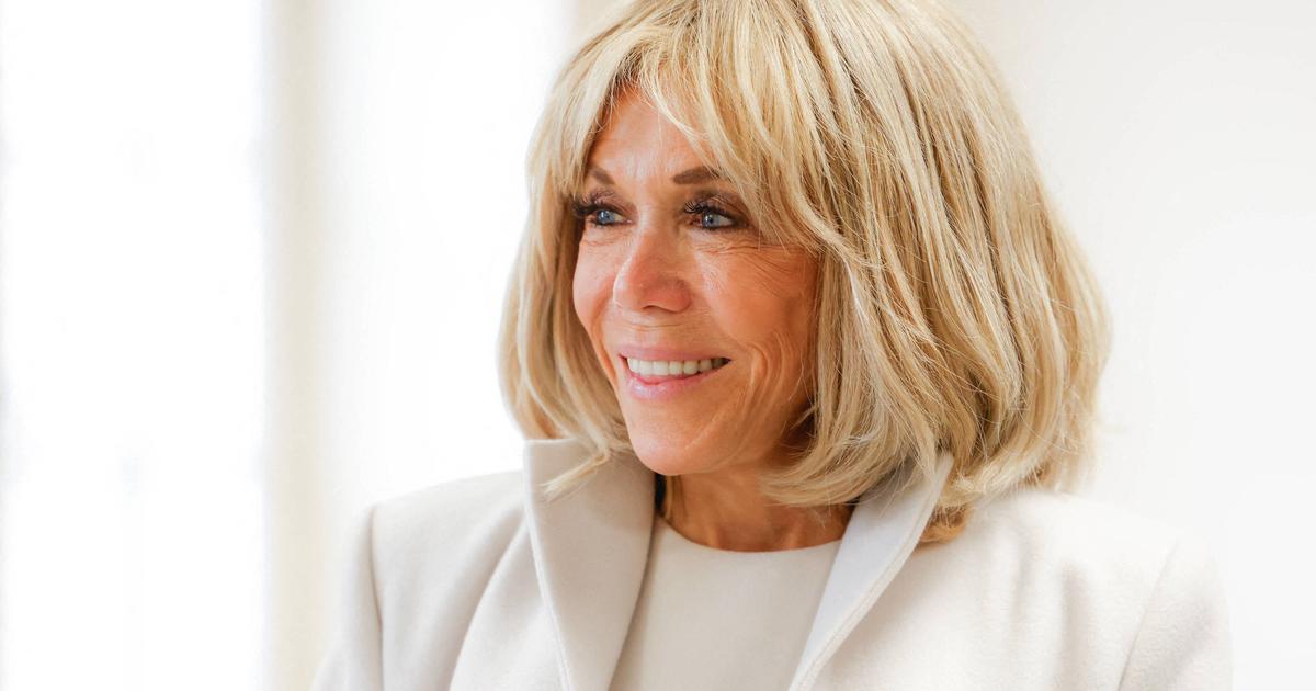 REPORTAGE - Brigitte Macron fait sa rentrée de professeure à l’école LIVE : "Elle est toujours à l’écoute"