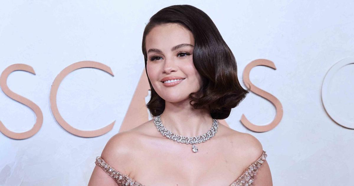 Selena Gomez a dit oui ! Zoom sur sa splendide robe de mariée Ralph Lauren à col montant et dos nu
