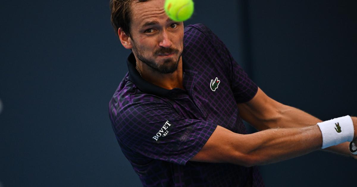 Tennis : Medvedev sâ€™impose face Ã  Zverev et file en demi Ã  PÃ©kin
