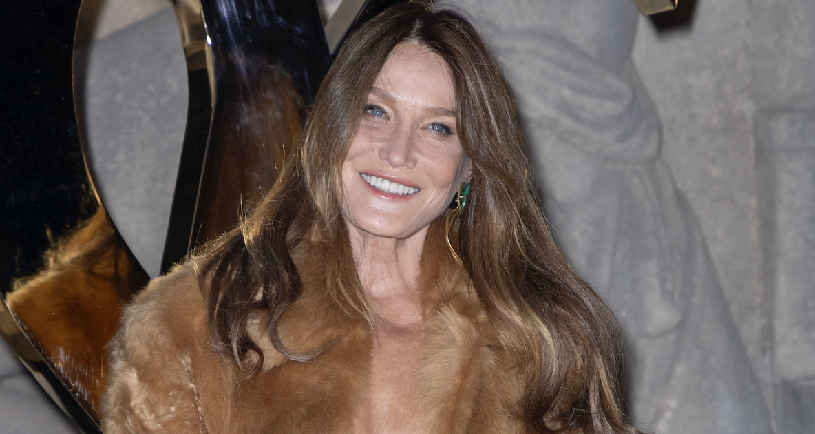 Carla Bruni, Catherine Deneuve, Virginie Efira... Le défilé Saint Laurent attire les icônes à la Tour Eiffel