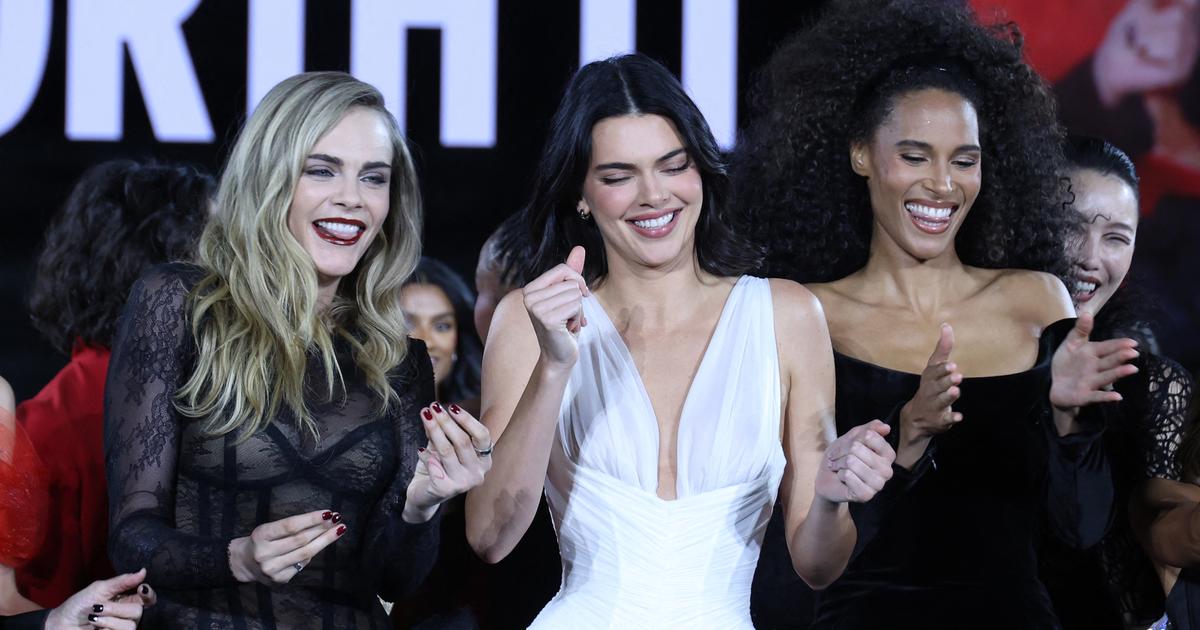 Kendall Jenner, Eva Longoria… le défilé L’Oréal Paris illumine le parvis de l’Hôtel de Ville à Paris