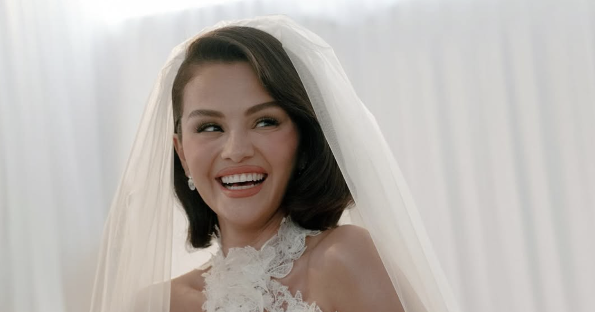 Selena Gomez dit « oui » avec une manucure de mariage scintillante et ultra-glamour