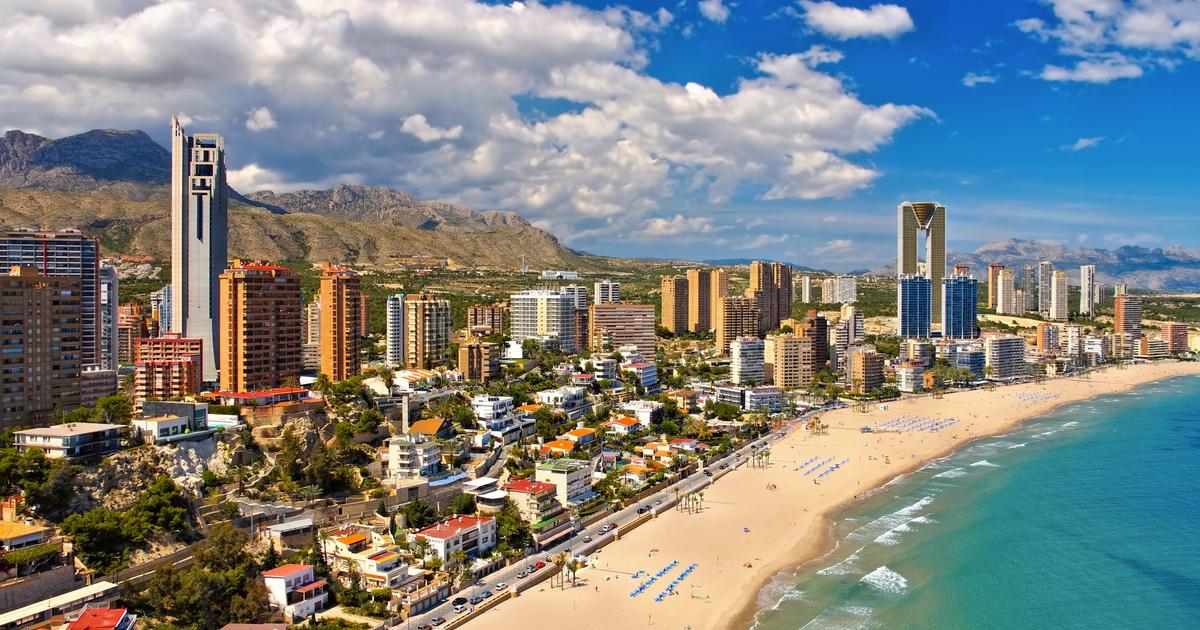 Â«Quelle ville horrible !Â» : berceau du tourisme de masse sous Franco, Benidorm assume...