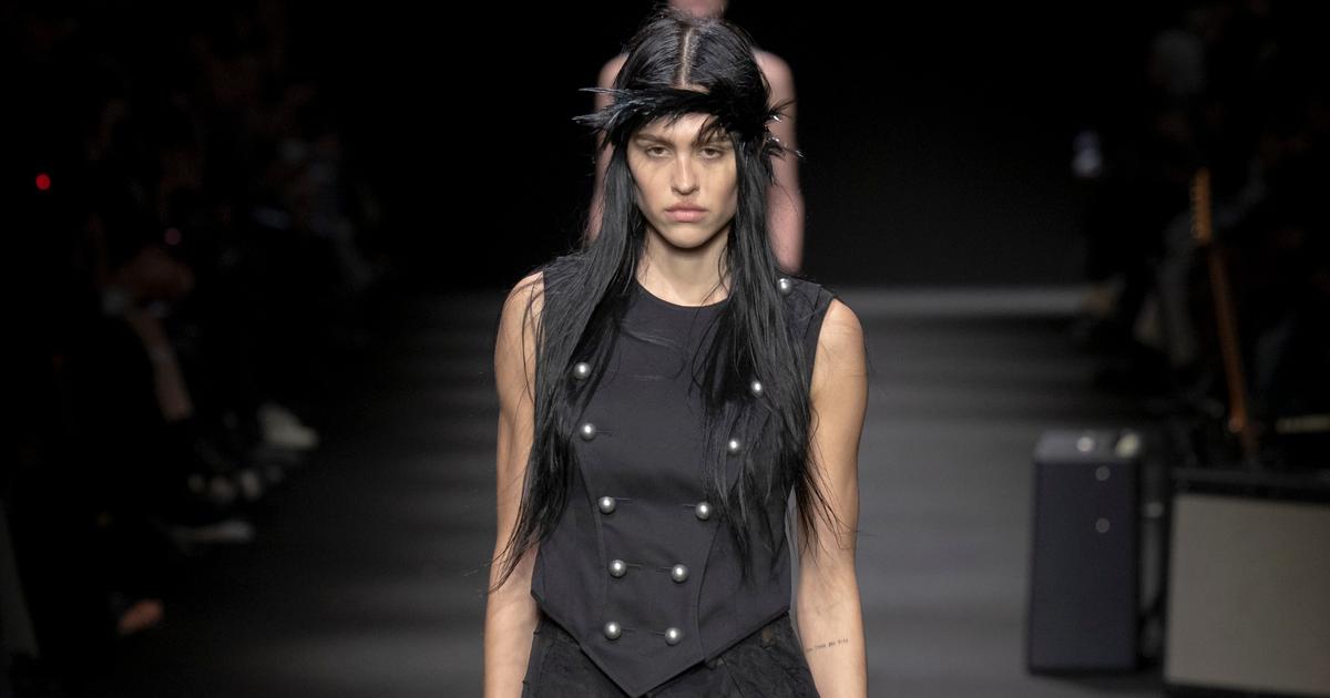 FASHION WEEK DE PARIS –De Jane Austen au basket, les héros de roman prennent vie chez Ann Demeulemeester