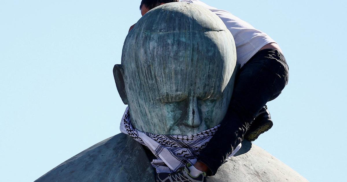 «Fasciste» : la statue de Jean-Paul II vandalisée en marge d’une manifestation pro-Gaza