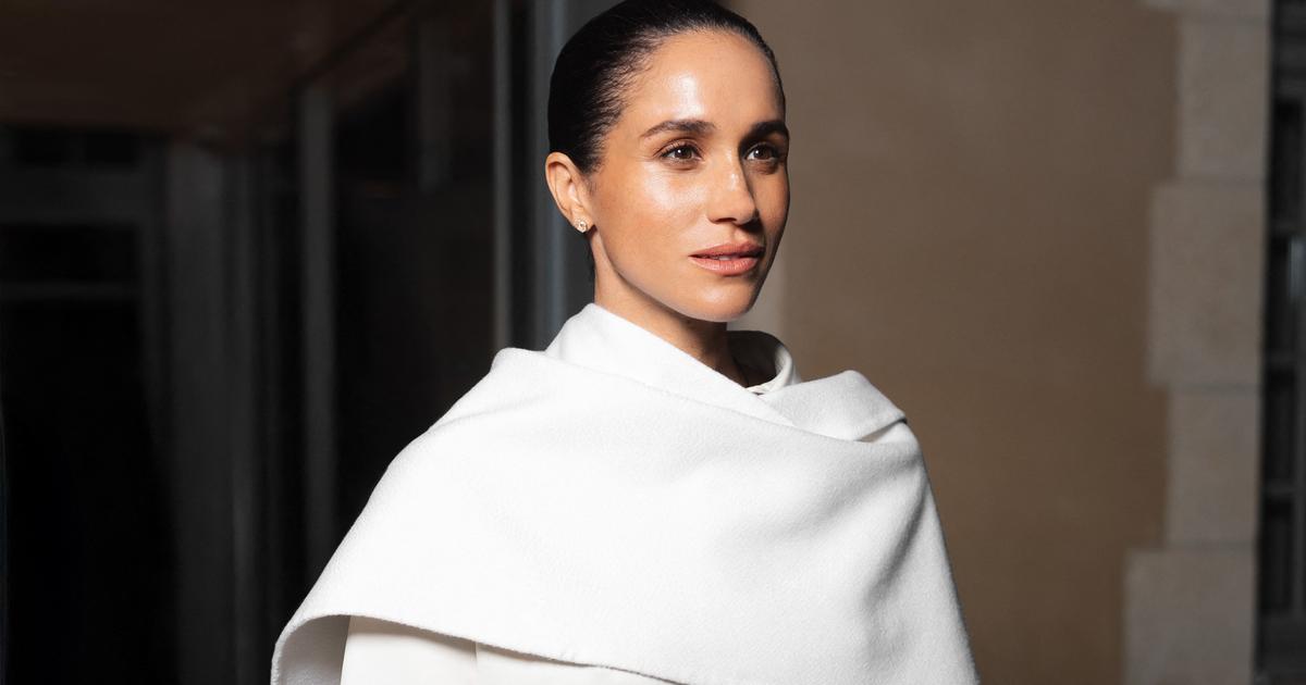 À la Fashion Week de Paris, Meghan Markle entame une nouvelle ère maquillage, sans mascara