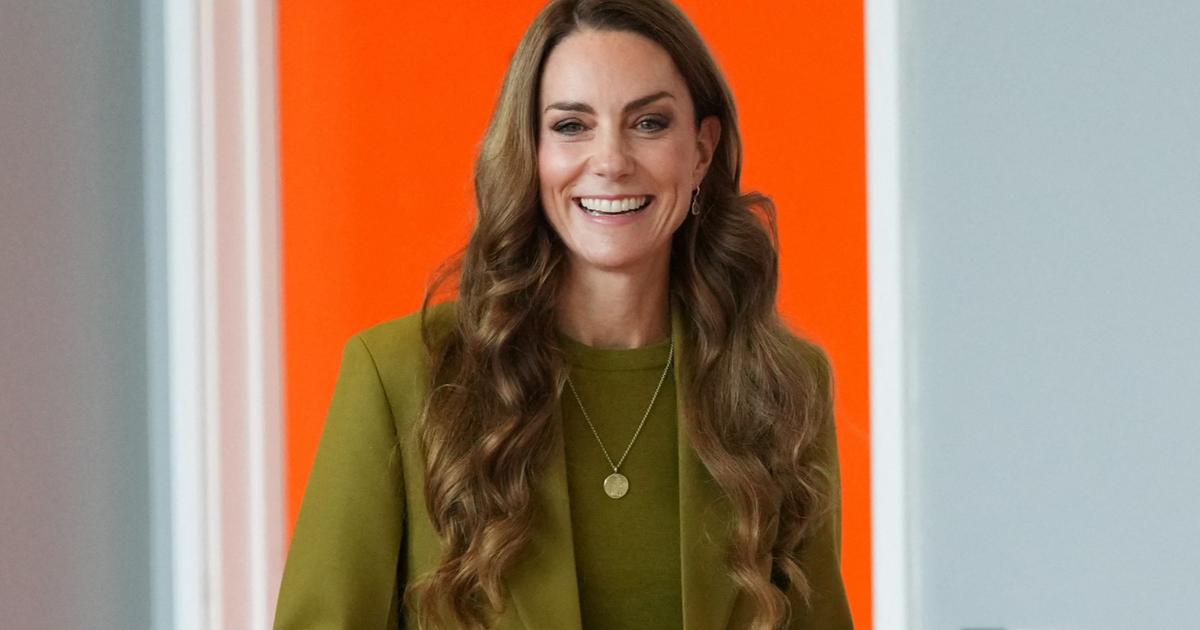 5 mois plus tard, Kate Middleton reporte ce costume signé Victoria Beckham, à un détail près