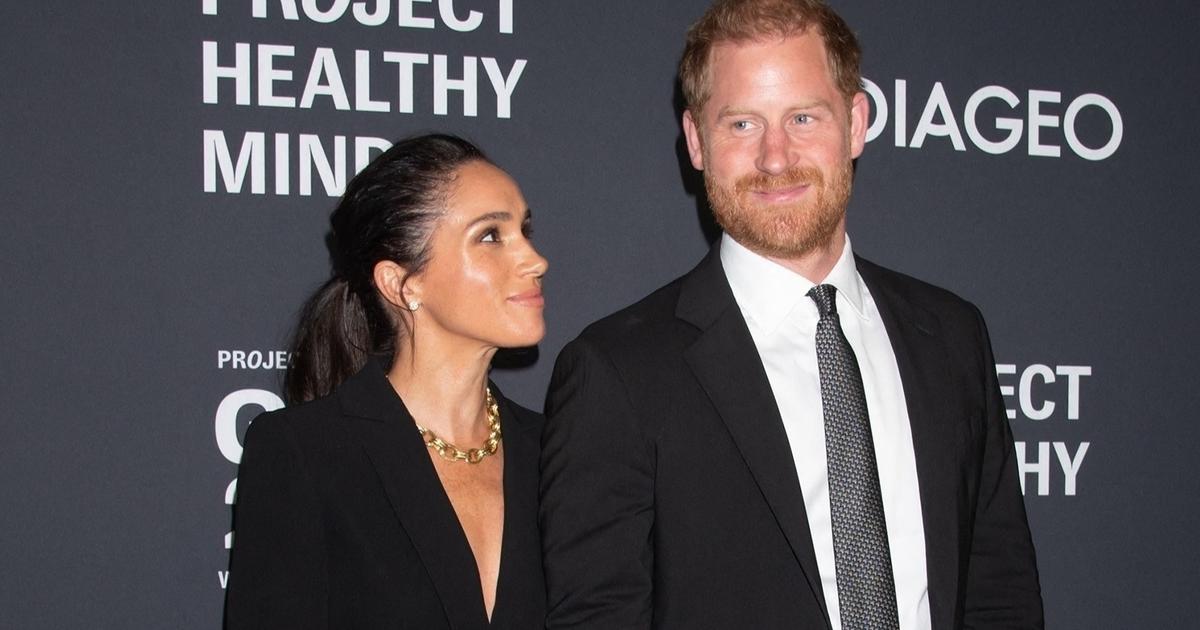 Meghan Markle divine en smoking noir aux côtés du prince Harry à New York