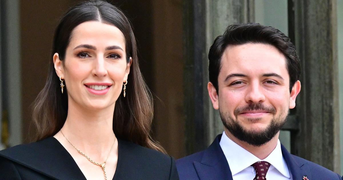 Hussein et Rajwa de Jordanie reçus par Brigitte et Emmanuel Macron à Paris : leur petite fille Iman était aussi du voyage !