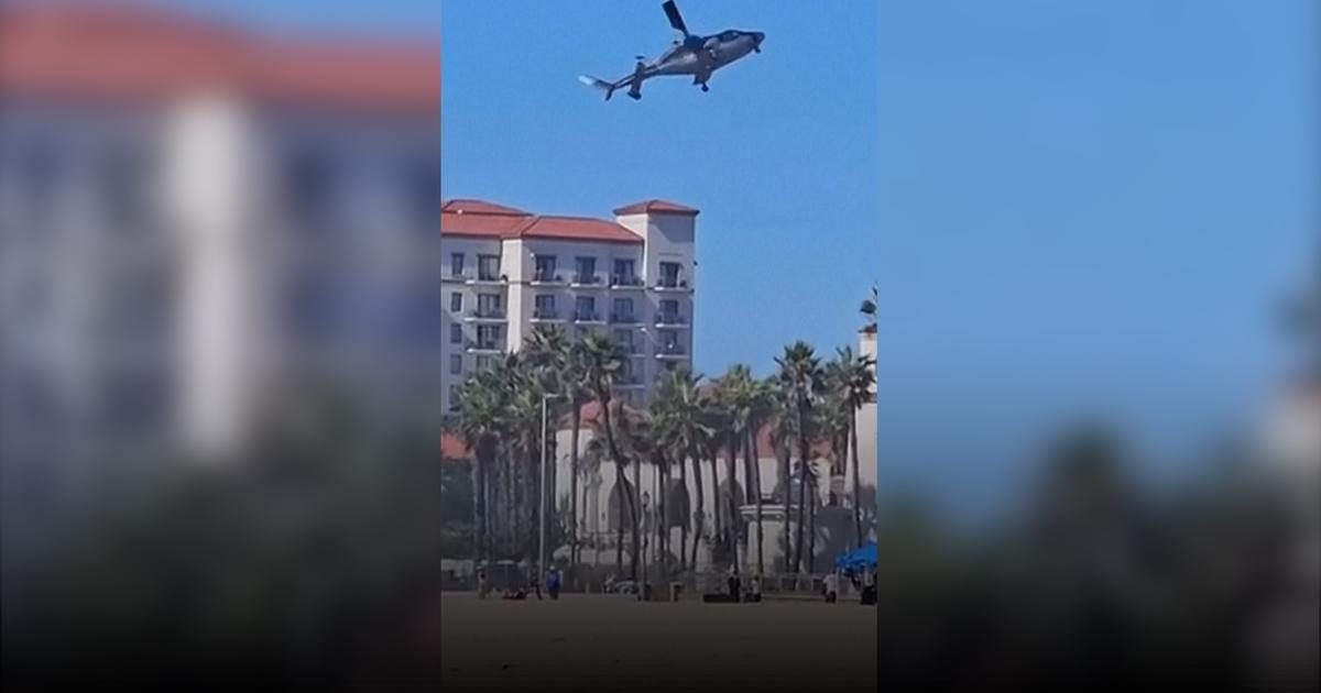 Ã‰tats-Unis: les images saisissantes du crash dâ€™un hÃ©licoptÃ¨re prÃ¨s dâ€™une...