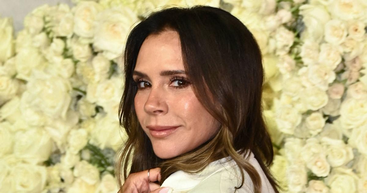 Bouchons d’oreilles, masque… Victoria Beckham révèle sa routine du soir avant de dormir
