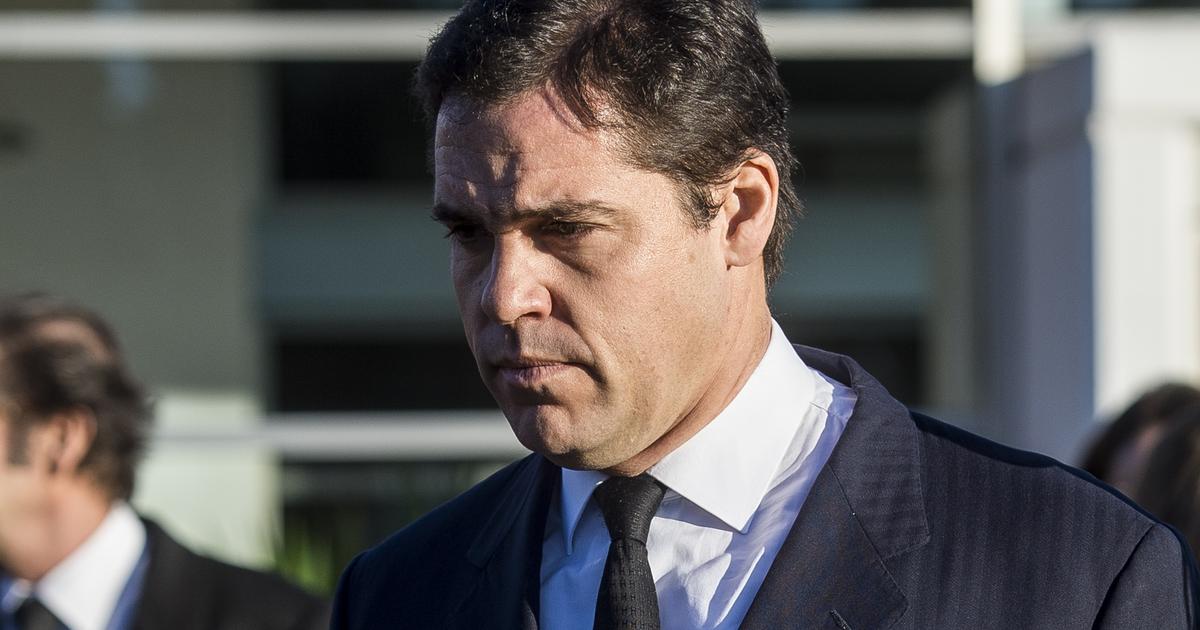 Qui est Louis de Bourbon, le prétendant au trône de France qui dénonce “une crise politique de plus en insoluble” ?