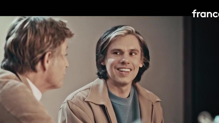 Orelsan papa depuis 2 ans, il raconte comment il a gardé le secret : “Je l’ai fait naturellement”