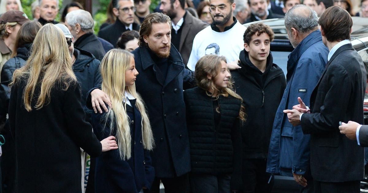 Nicolas Sarkozy soutenu par son petit-fils Solal : rare apparition de l’ado de 15 ans, qui a bien grandi