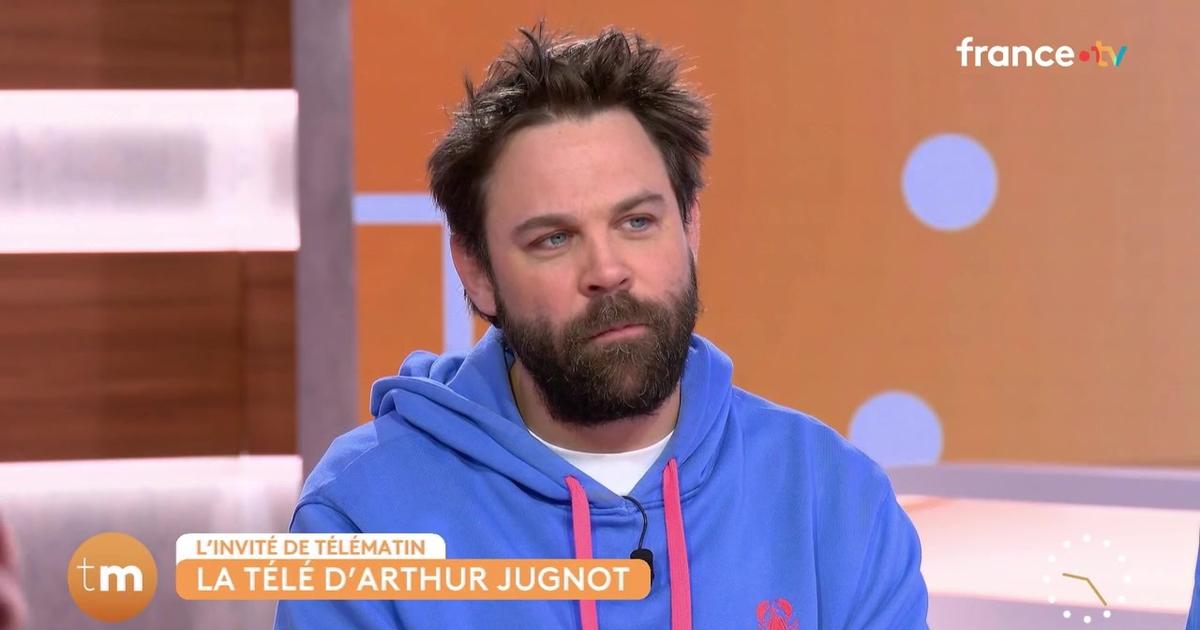 Arthur Jugnot ému en évoquant ses rapports avec son père Gérard : “On partage plein de choses”