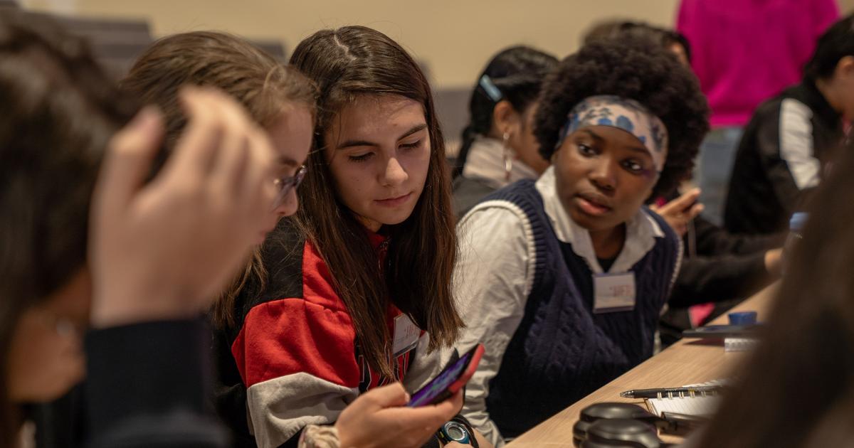 «Féminiser le secteur»: comment l’école Efrei encourage les lycéennes à rejoindre les métiers de la tech