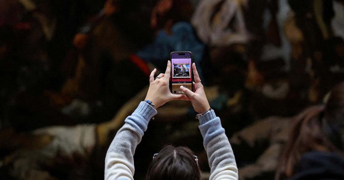 Vol au Louvre : aprÃ¨s la stupeur, place aux moqueries sur les rÃ©seaux sociaux