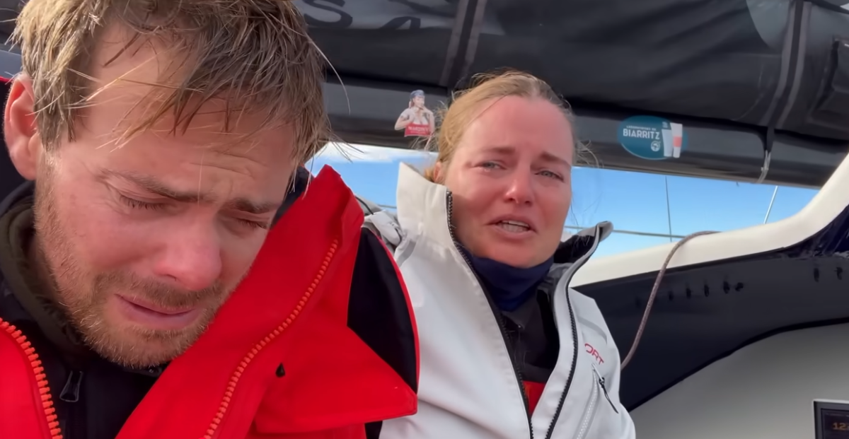 Transat Café L'Or : «C’est un désastre», un monocoque couché et sa voile...