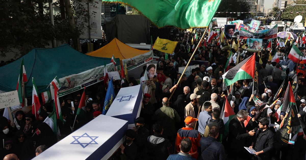 Mannequins pendus et faux cercueils israÃ©liens: l'Iran commÃ©more la prise de l'ambassade...