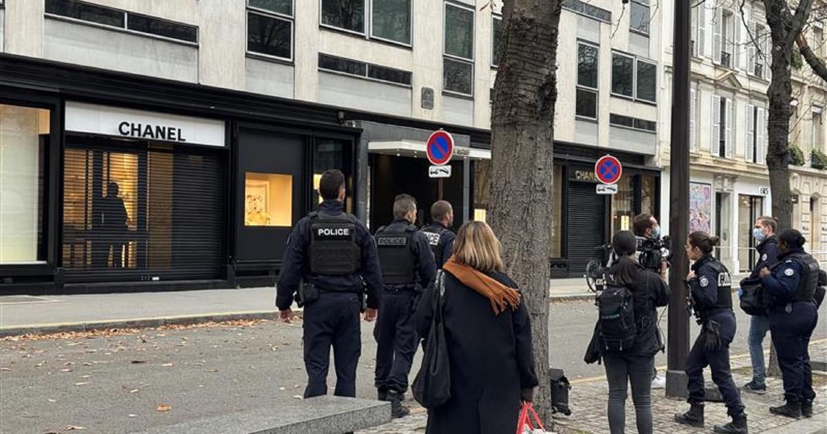Paris : tentative de braquage à main armée d’une boutique Chanel, les suspects en fuite