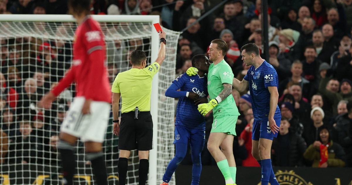 Premier League : Â«Rien ne justifie un tel comportementÂ», Idrissa Gueye expulsÃ© pour avoir...