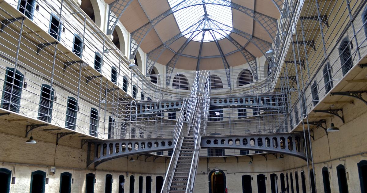Rennes Arrest: Planetarium Visit Leads to Inmate Capture in Nantes