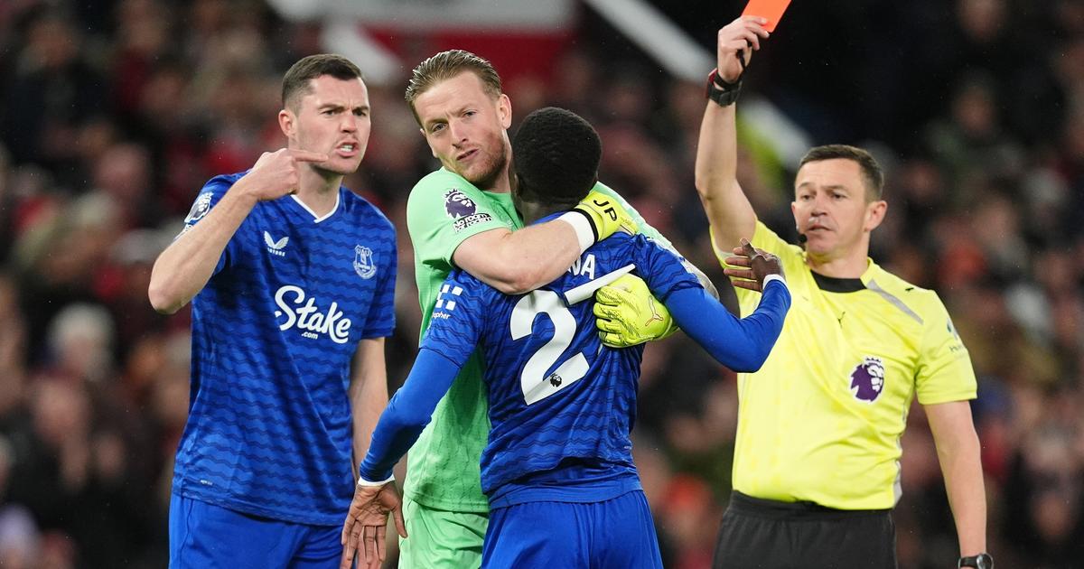 Premier League : aprÃ¨s la gifle, Idrissa Gueye et Michael Keane se rÃ©concilient en mimant......