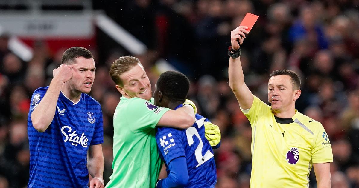 Premier League : on connaÃ®t la sanction dâ€™Idrissa Gueye aprÃ¨s la gifle assÃ©nÃ©e...