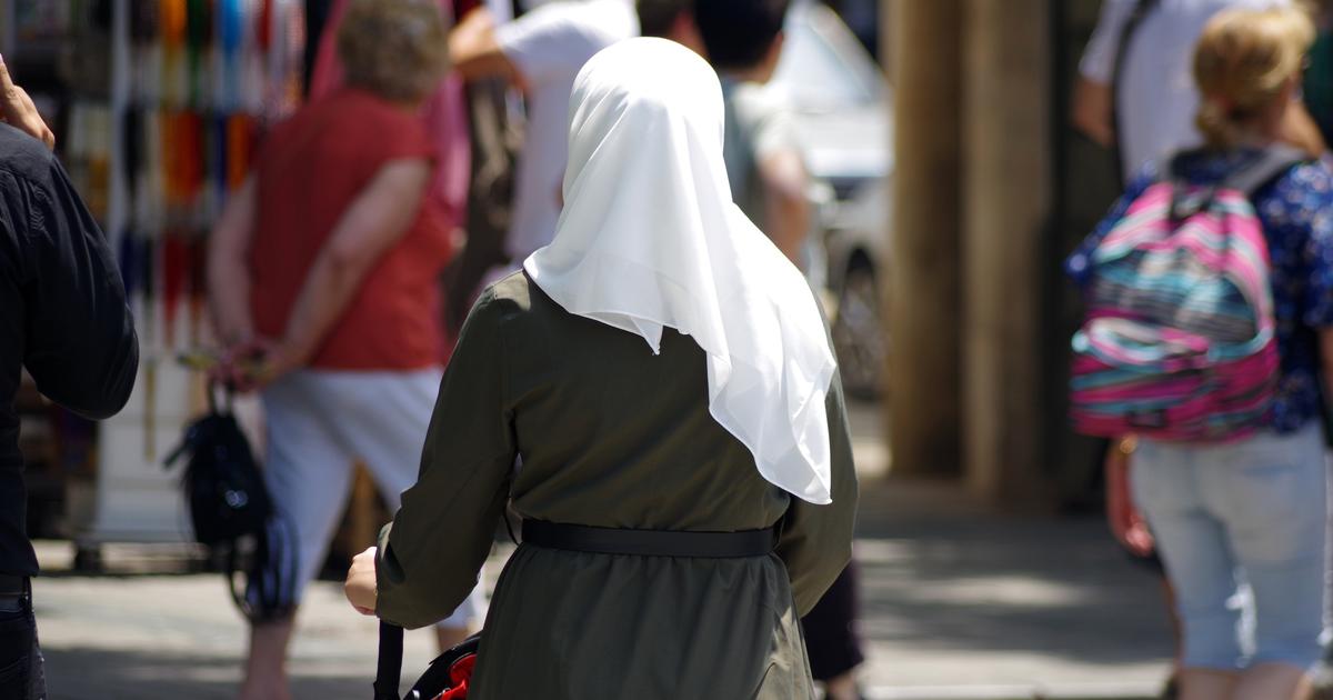 Municipales 2026 : pour une candidate LFI, le voile est Â«un signe dâ€™intÃ©gration dans...