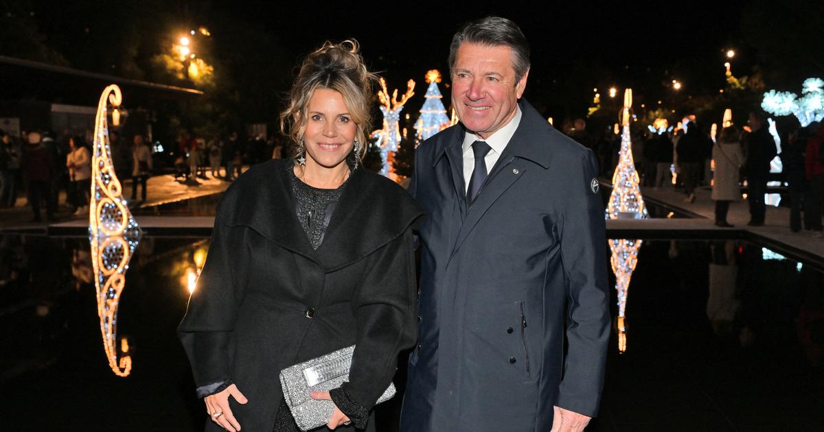 ニースでは、ローラ・テノウジとクリスチャン・エストロシがお祭り衣装を着てクリスマスイルミネーションを点灯する