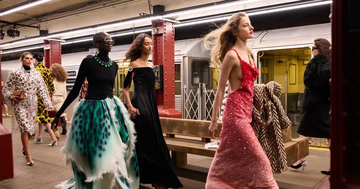 À New York, Matthieu Blazy fait défiler Chanel dans le métro