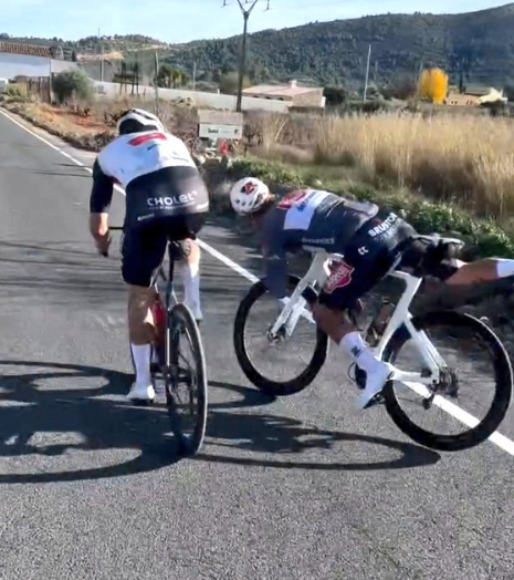 Cyclisme : le rétablissement spectaculaire de Van der Poel pour éviter la chute