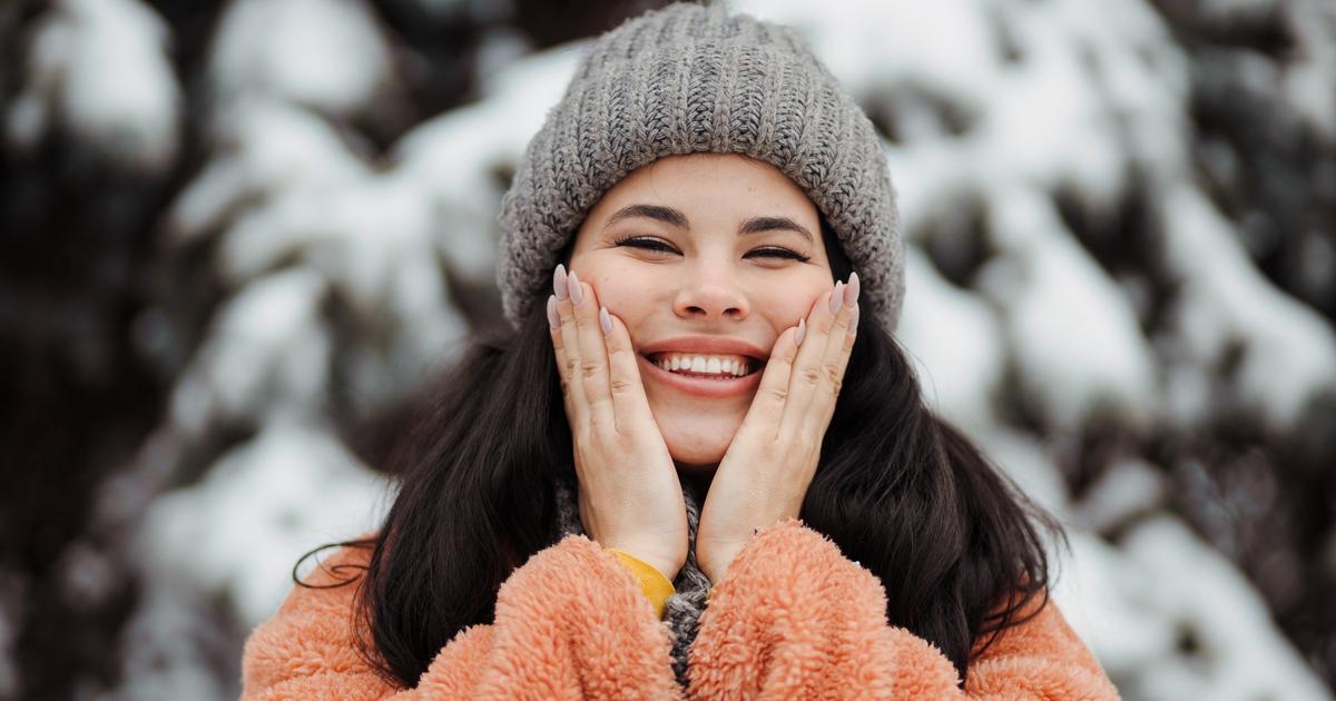 Sécheresse, gerçures, cicatrisation... Pourquoi le froid abîme notre peau, et comment s’en protéger