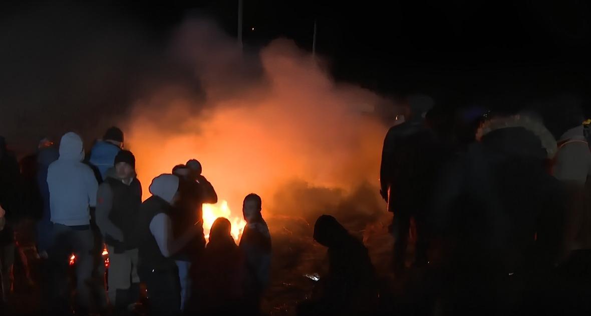 EN DIRECT - Dermatose : des centaines dâ€™agriculteurs dÃ©terminÃ©s face aux gendarmes...