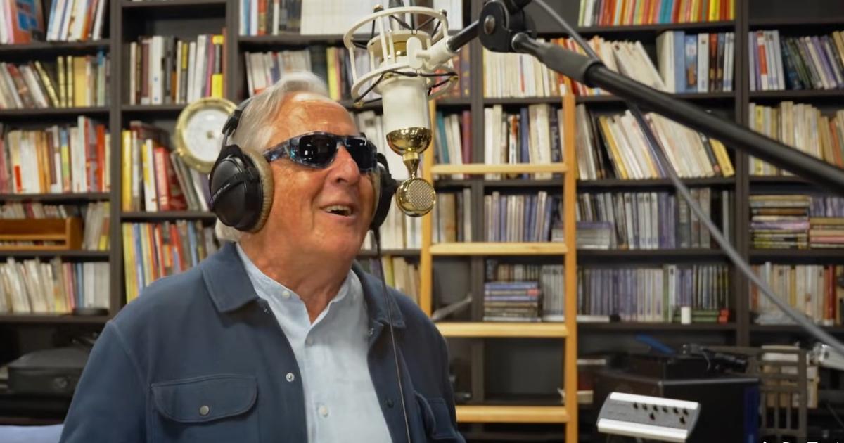 « J’ai toujours une mélodie en tête en me réveillant » : Gilbert Montagné annonce un album d’inédits