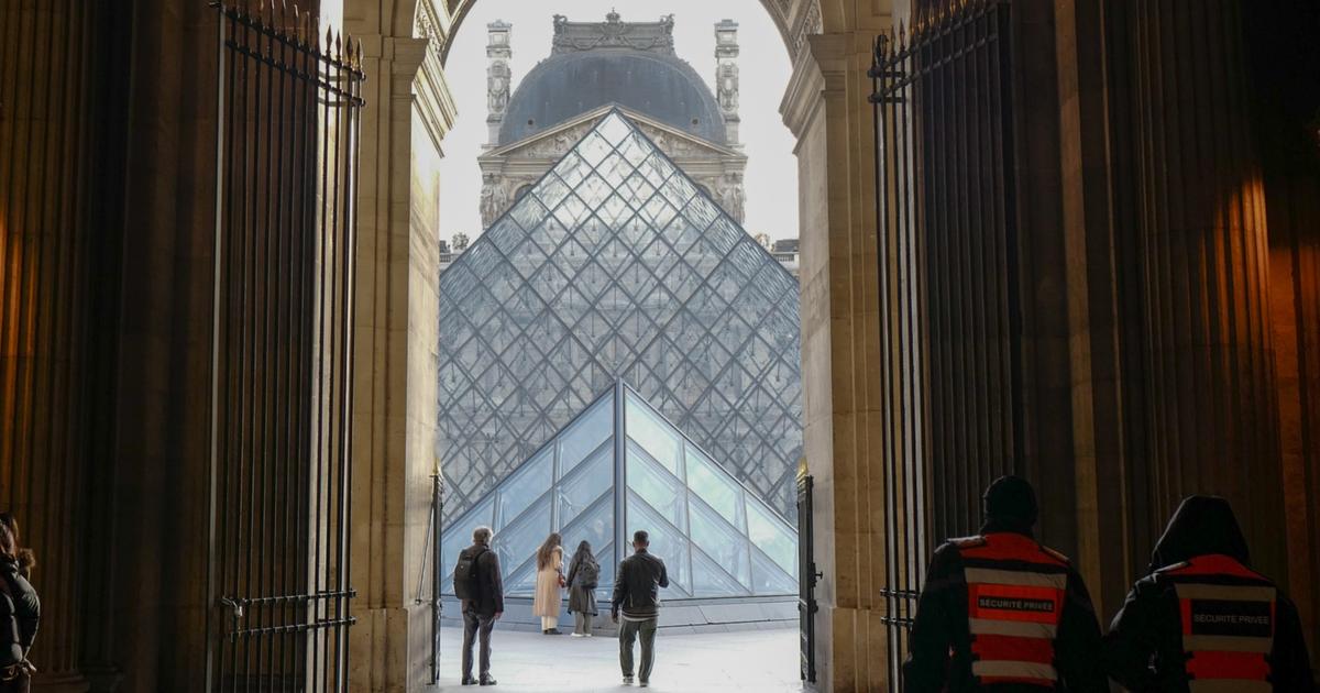 Foules incessantes de visiteurs, bâtiment à bout de souffle, désorganisation générale... Les syndicats du Louvre appellent à la grève