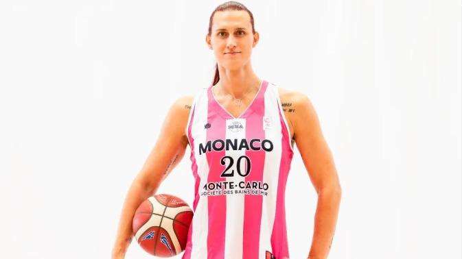 «Quand il y a du racisme, il y a des sanctions et là, il ne se passe rien» : dénonce la basketteuse transgenre Julie Tetart menacée de mort