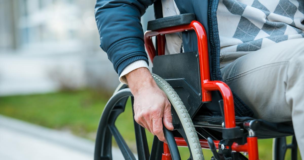 Belfort : au volant de la voiture de sa mère, un jeune de 15 ans percute un homme en fauteuil roulant et prend la fuite