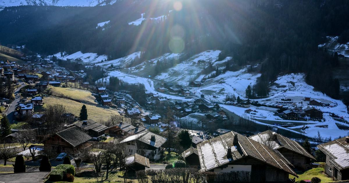 De plus en plus chère, de moins en moins de neige… Et pourtant, la montagne fait le plein de vacanciers en France