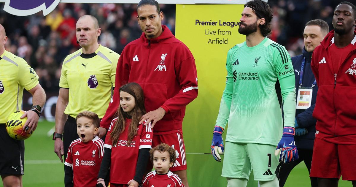 Premier League: en vidéo, le vibrant hommage de Liverpool aux enfants et à la veuve de Diogo Jota