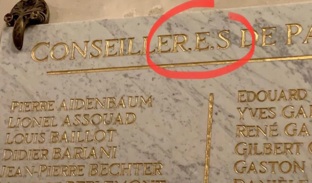 Le Conseil d’État valide l’écriture inclusive sur des plaques commémoratives à Paris