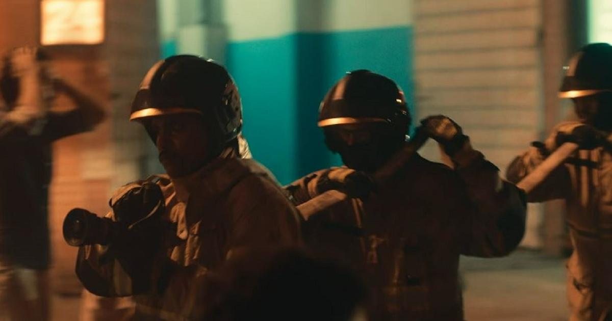 Tous les jours la même nuit : cette scène d’une minisérie Netflix qui fait tant penser à l’incendie de Crans Montana