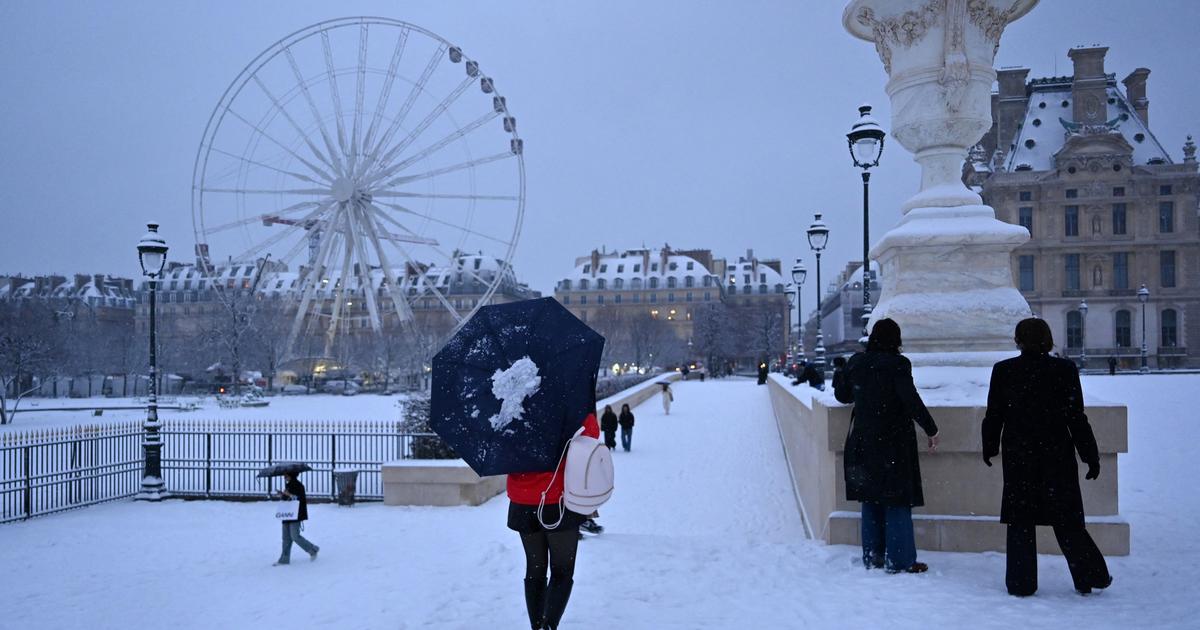 EN DIRECT - Neige et verglas : plus de 530 kilomètres de bouchons en Île-de-France